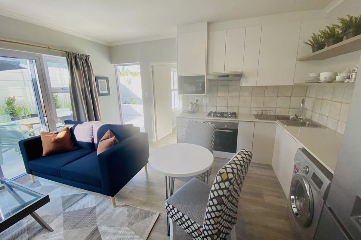 Coastal Chic Garden Apartment – 1 Road from the Beach - Photo 5