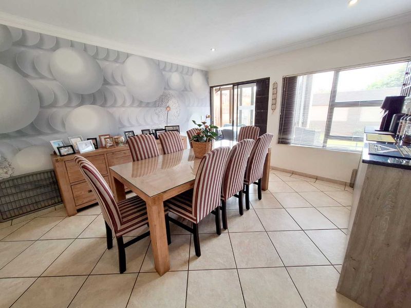 Magnificent 4 Bedroom Mansion for Sale in the popular The Wilds Security Estate! The Entertainers Dream! - Photo 7