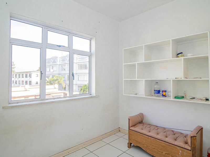 Ready to Move 2 bedroom in a well maintained prime area - Photo 8