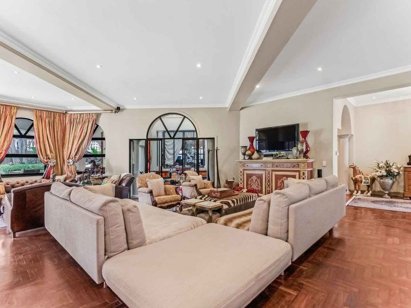 6 Bedroom House for Sale in Dainfern Golf Estate - Photo 2