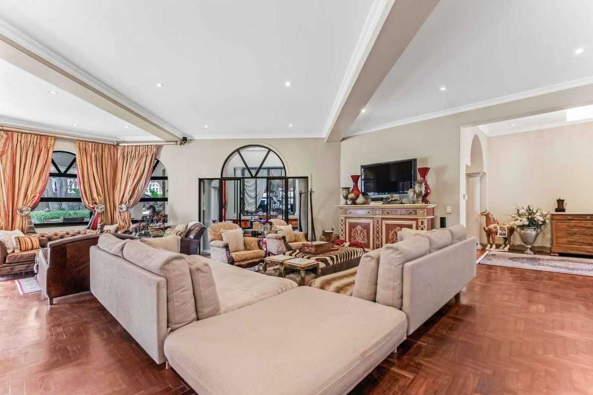 6 Bedroom House for Sale in Dainfern Golf Estate - Photo 2