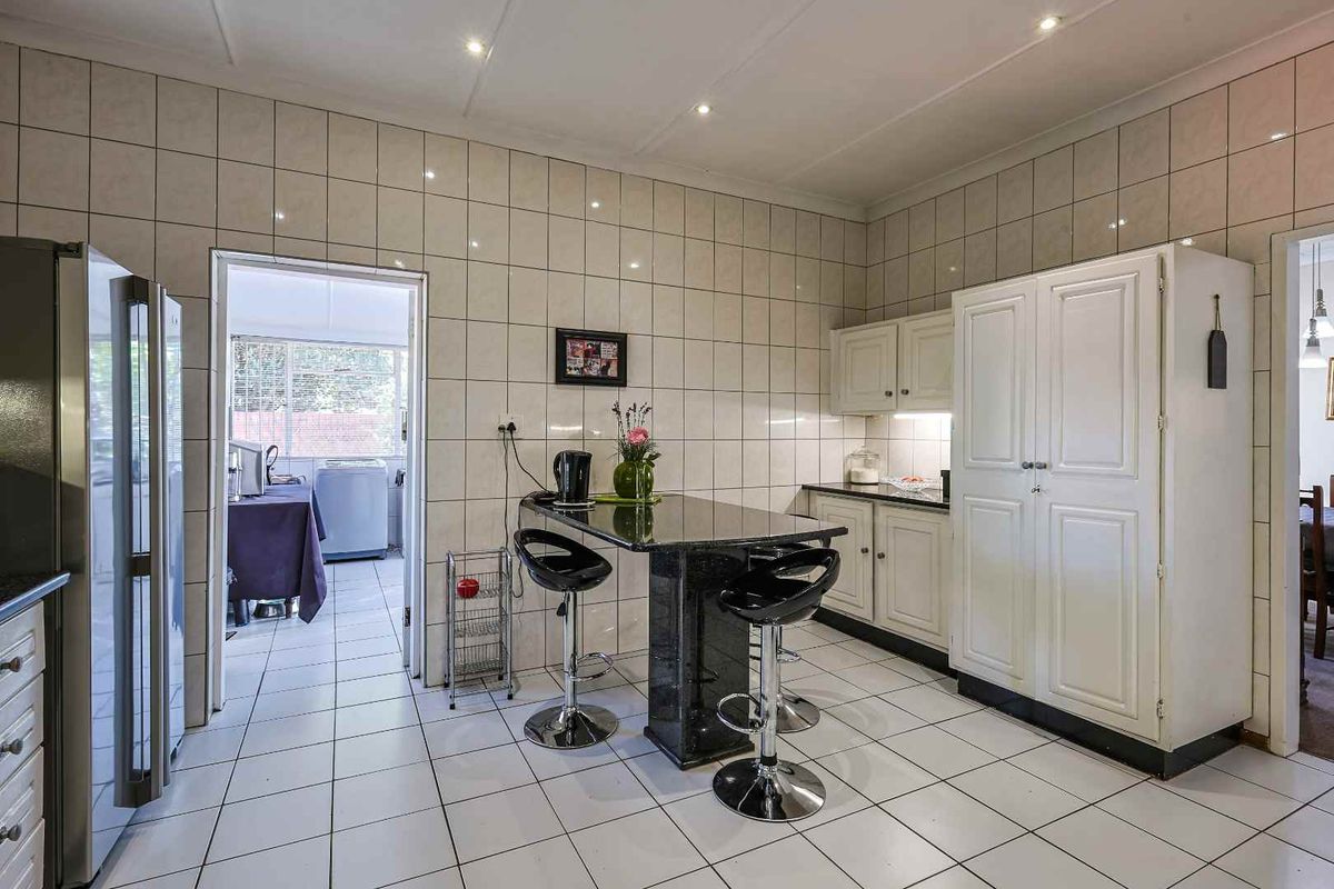 Menlo Park Beauty - Photo 4