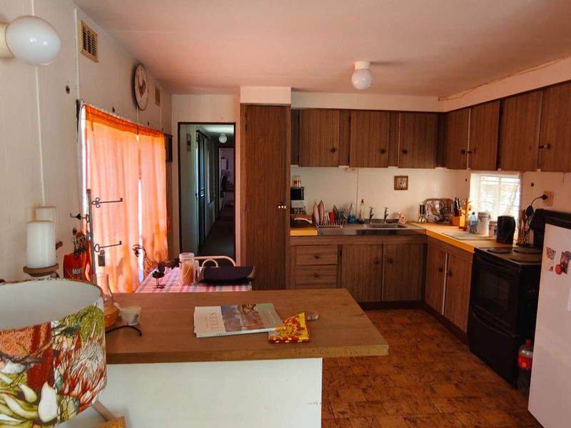 Charming Brick-Cladded Container Home: Perfect for Holiday Getaways or Small Families - Photo 4