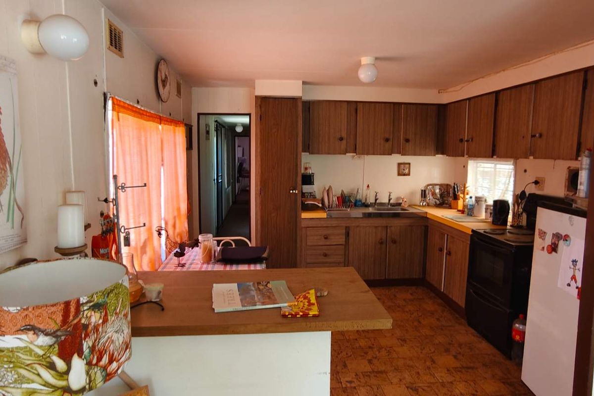 Charming Brick-Cladded Container Home: Perfect for Holiday Getaways or Small Families - Photo 4