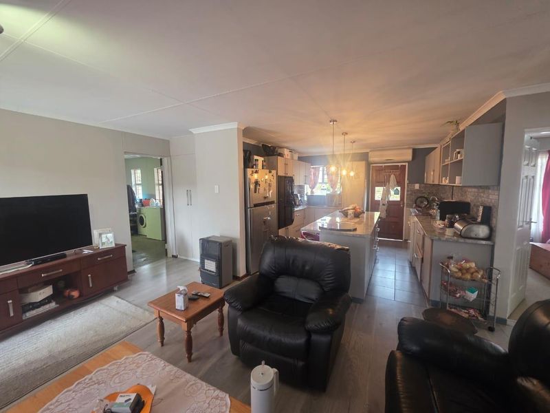Beautiful 2-Bedroom Townhouse in Stellenryk Retirement Village - Photo 9