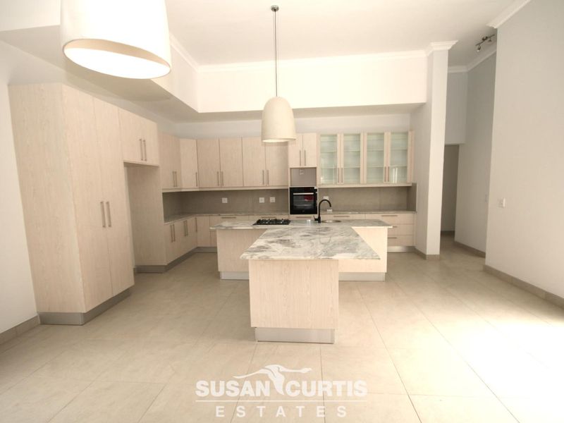 BRAND NEW 5 BEDROOM HOUSE FOR SALE IN THE WATERFRONT - Photo 9