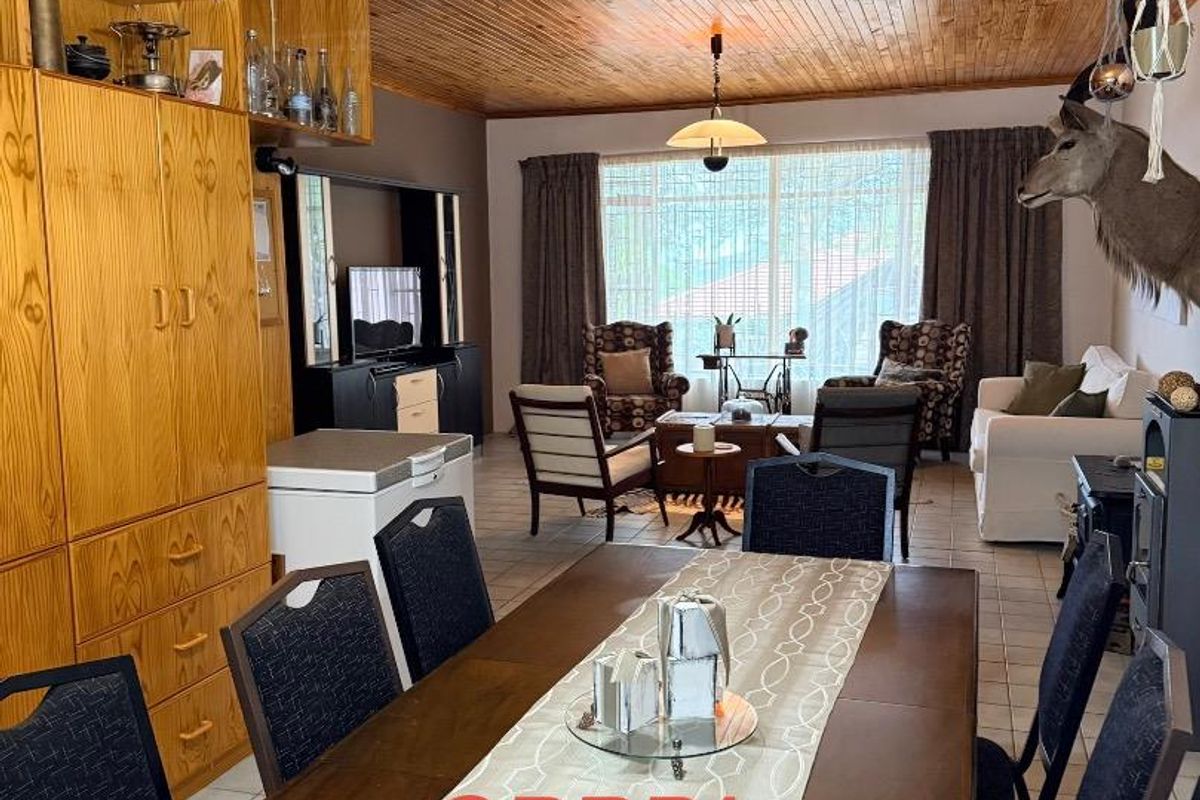 Kleine Windhoek house for sale. - Photo 2