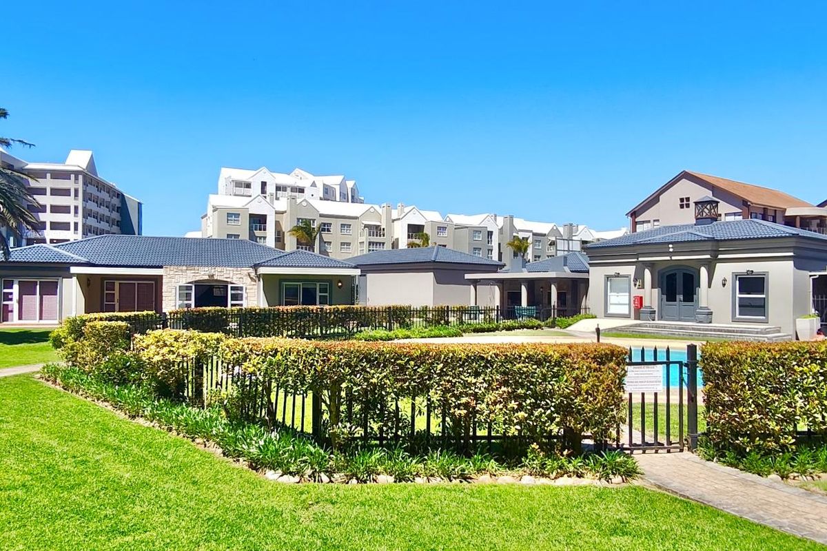 Renovated townhouse awaits in Diaz Beach - Photo 2