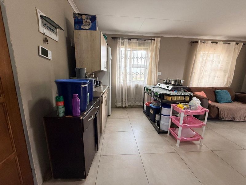 Luxury Living: Move-In Ready, Renovated, and Exquisite! - Photo 7