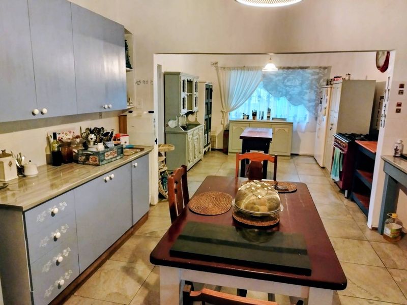 BEAUTIFUL FAMILY HOME WITH 2 FLATLETS-MOVE-IN-READY! - Photo 8