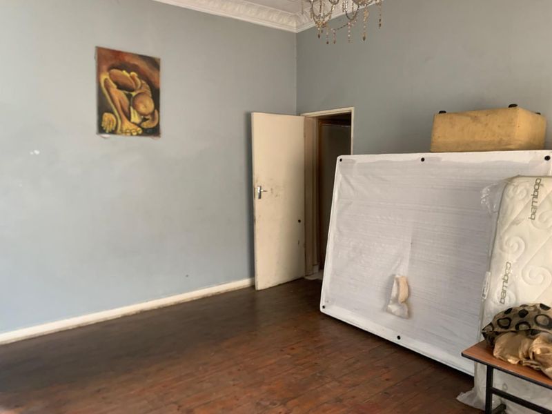 **Spacious 4-Bedroom House for Sale with Rental Income Potential** - Photo 8