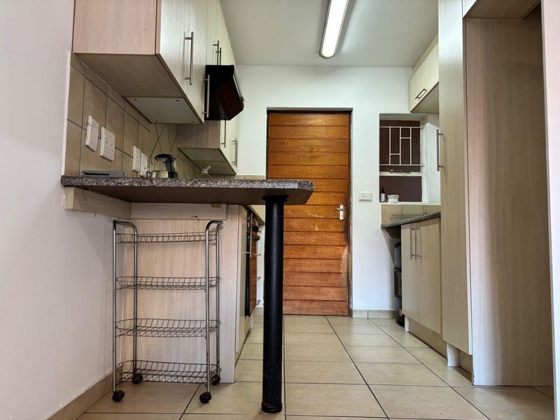 Ground-Floor 2-Bedroom Apartment with Private Garden in an Exclusive 10-Unit Complex - Photo 5