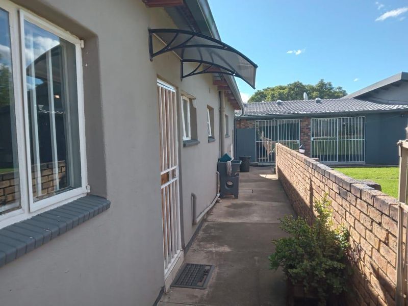 Kempton Park: 3-Bed Home with Solar / Prepaid & Separate Flatlet - Photo 7