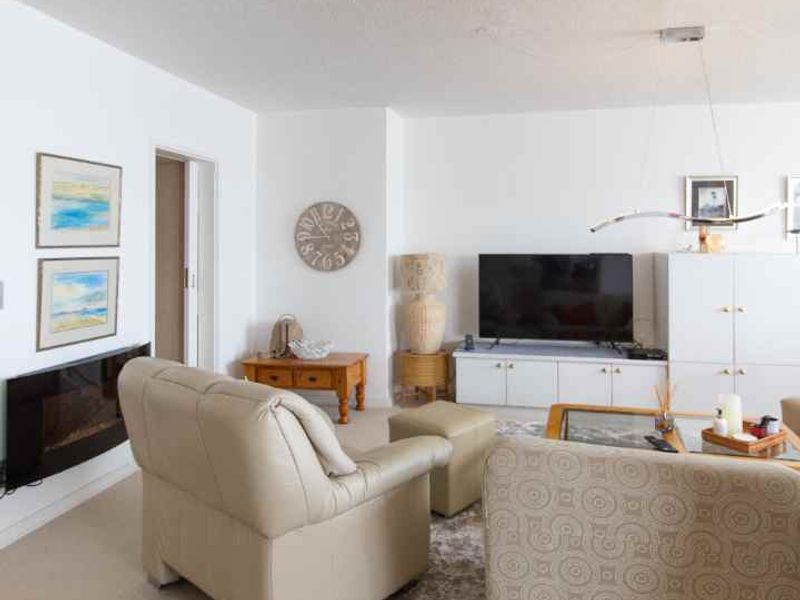 🌊 Modern 2-Bedroom Apartment with Breathtaking Sea Views – Swakopmund - Photo 9