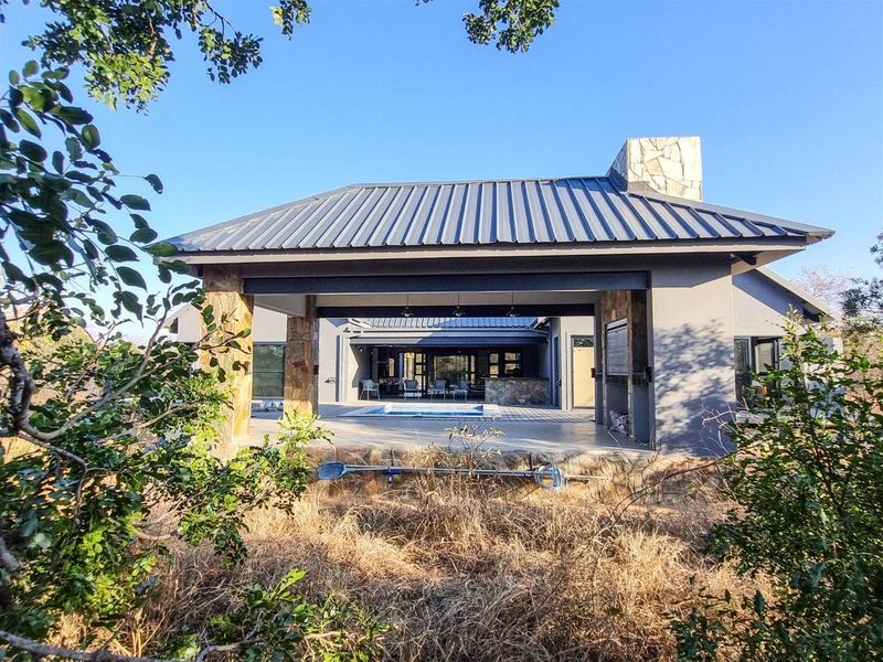 Modern Home in a Tranquil Area - Photo 2