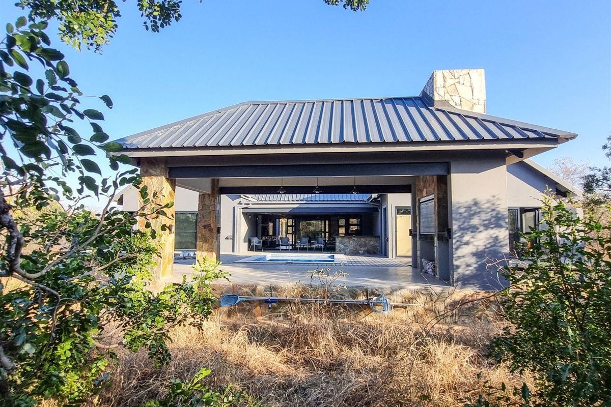 Modern Home in a Tranquil Area - Photo 2