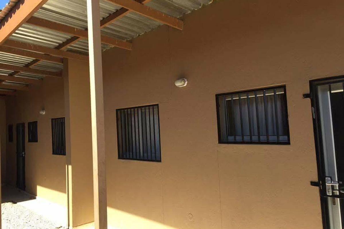 Neat 2 bedroom ground floor unit for sale in Otjomuise - Photo 5