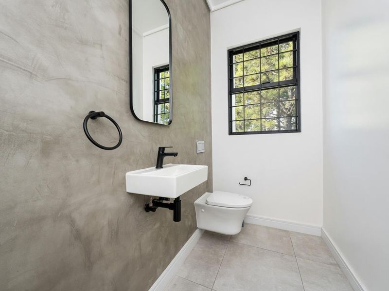 PENTHOUSE 5 BEDROOM APARTMENT FOR SALE IN BRYANSTON - Photo 9