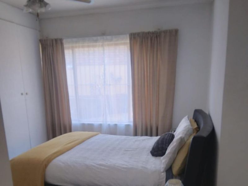 Two-Bedroom Cluster for Sale with Spacious Convertible Loft - Photo 5