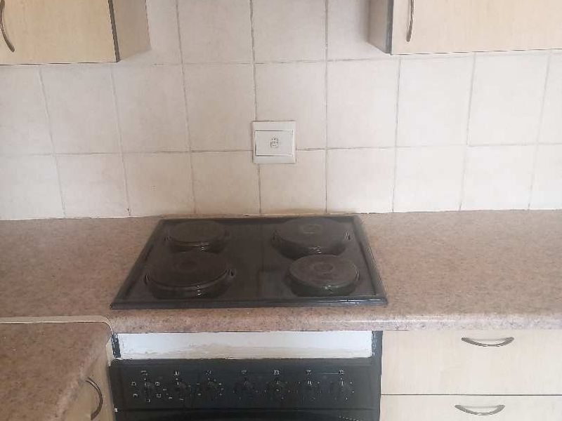 1 bedroom Townhouse in NORKEM PARK EXT 2 - Photo 2