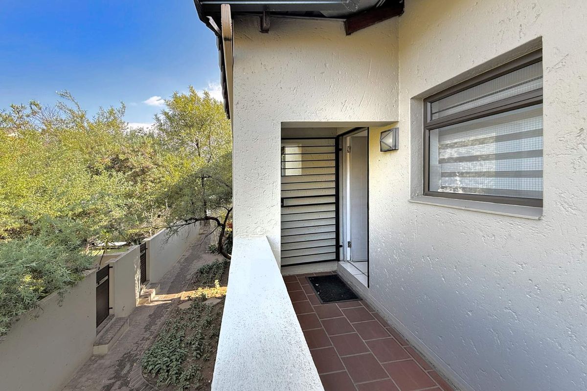 Beautiful 2 Bedroom Apartment in Excellent Estate - Photo 3