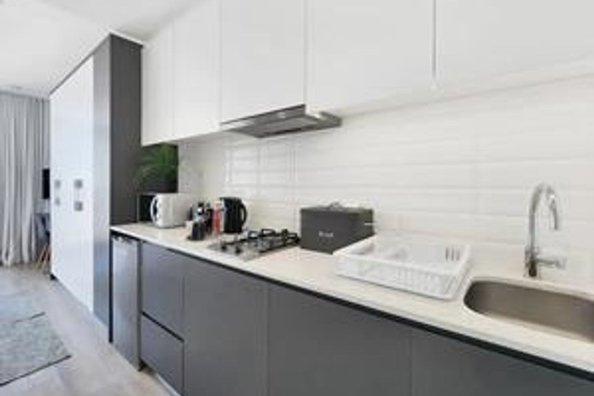 Studio Apartment with Iconic Mountain Views – For Sale | 1 on Albert, Woodstock, Cape Town - Photo 3