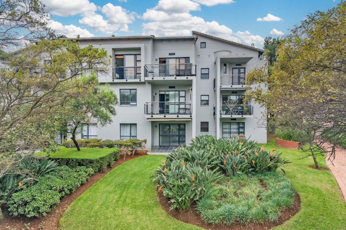 Modern convenience meets elegant design - perfect 2-bedroom awaits - Photo 5