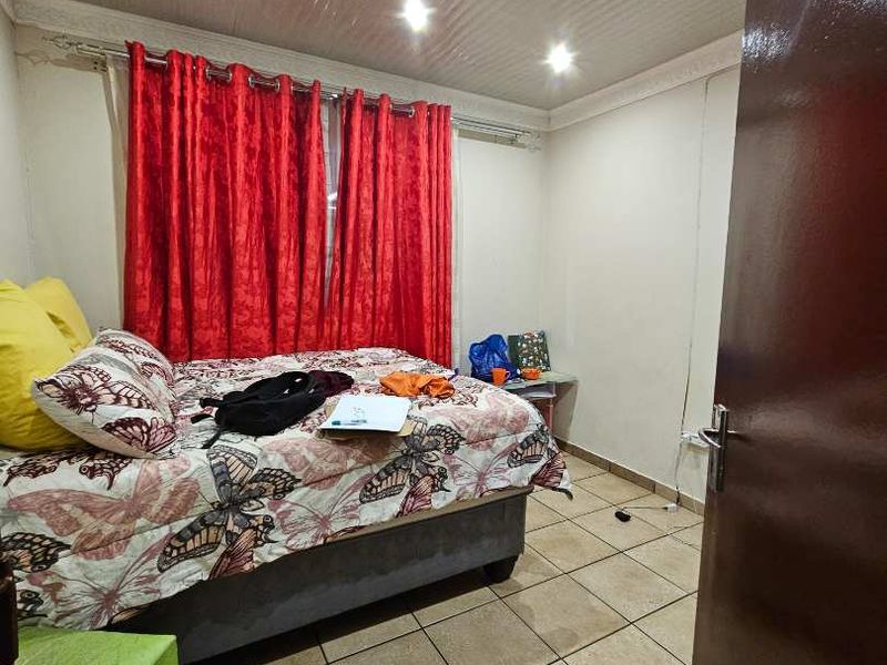 3 bedroom house in the heart of Theresapark - Photo 7