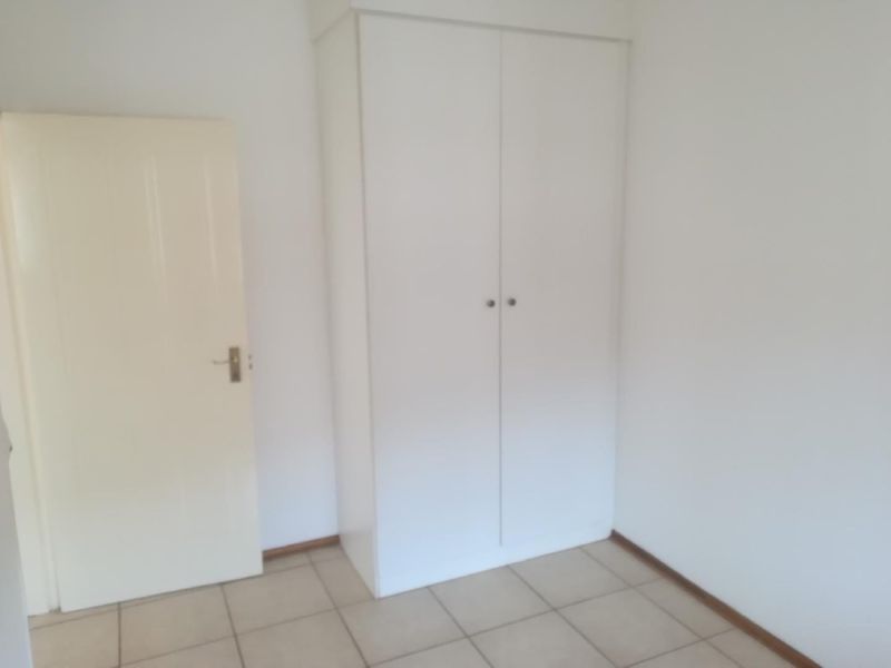 Welcome to this spacious 2-bedroom apartment, - Photo 8