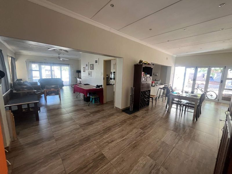 Lovely family home in a prime location - Photo 3