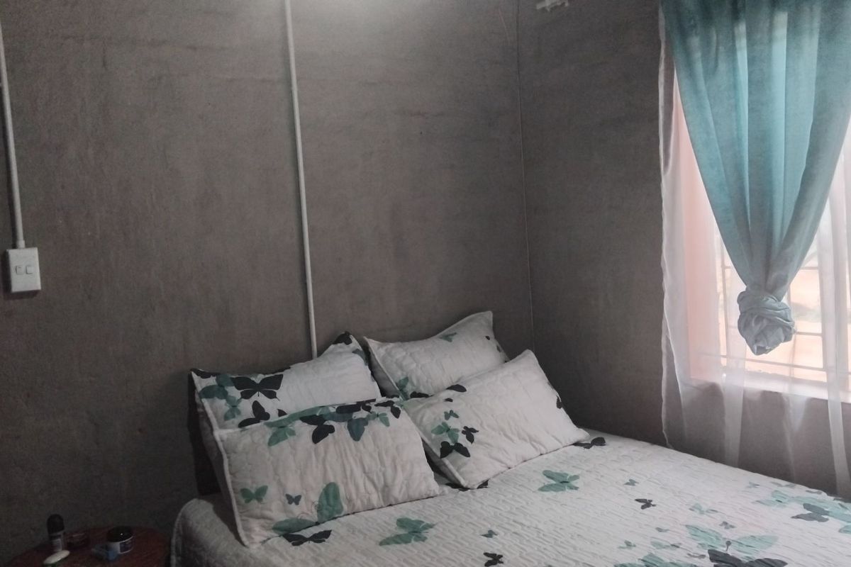 2 Bedroom House For Sale in Soshanguve W - Photo 3