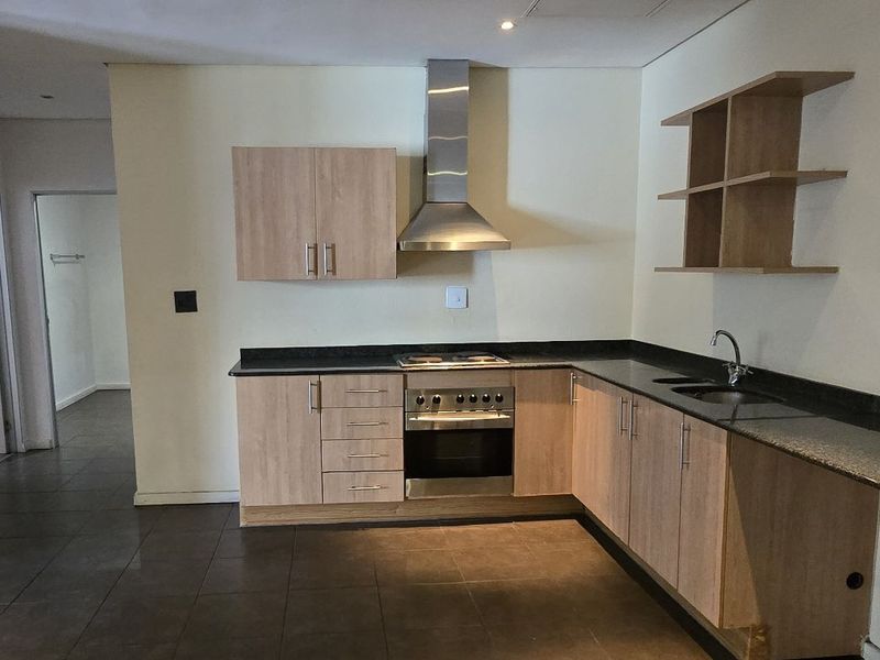 Two-Bedroom Apartment in Isibaya House for sale - Photo 6
