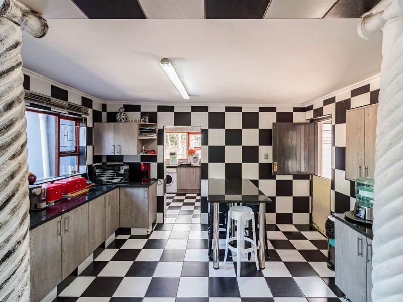 REDUCED TO SELL!! - Photo 8