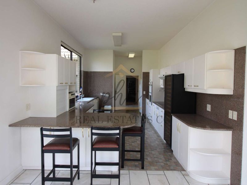 4 Bedroom family home for sale - Swakopmund (Kramersdorf) - Photo 7