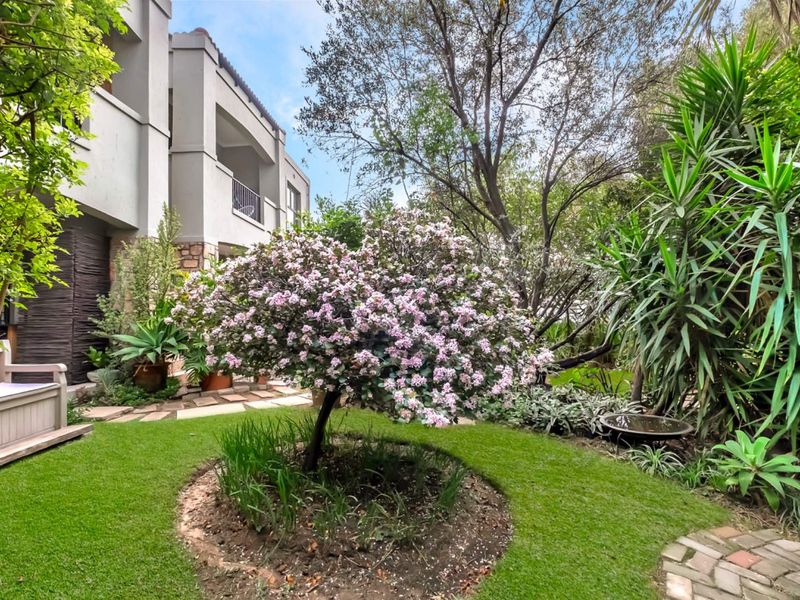 DELIGHTFUL GROUND FLOOR APARTMENT -IN A FABULOUS BROADACRES LOCATION - Photo 9