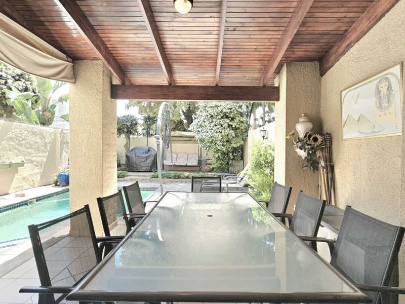 Spacious 3/4 Bedroom Sandton Townhouse Offering The “Best” Future Property Investment - Photo 3
