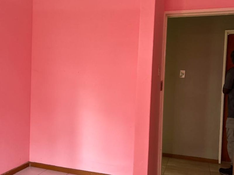 Your Dream Home Awaits in Soweto's Luxury Hill! - Photo 6