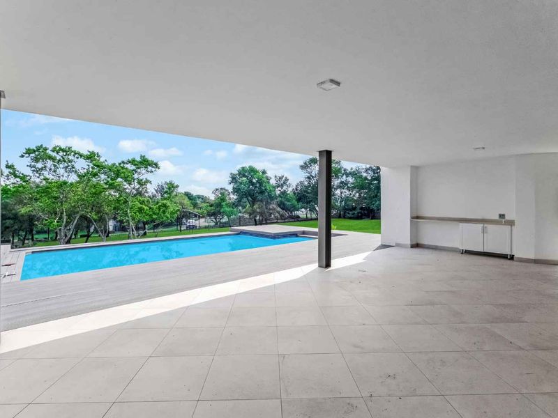 SECURE BEAULIEU ESTARE LIVING - FULLY RENOVATED AND READY TO IMPRESS! - Photo 5