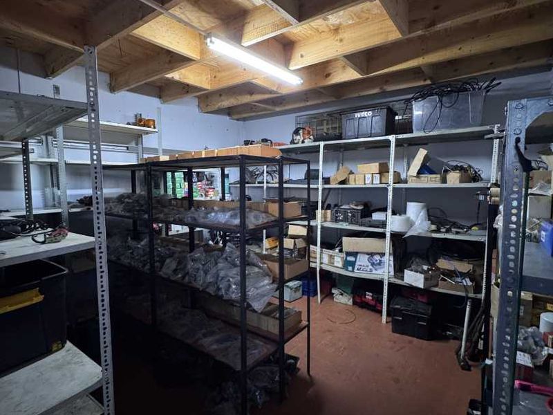 Workshop To Let In Northern Industrial - Photo 5