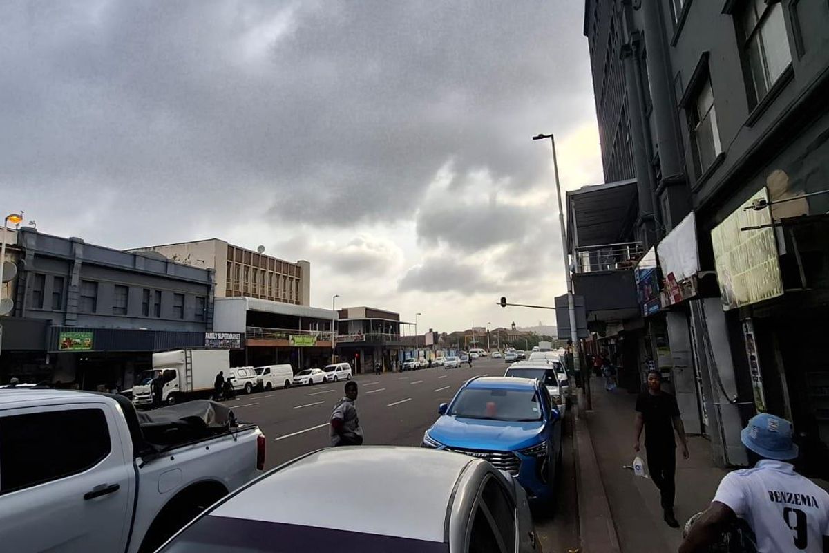 **Unlock Your Business Potential in a Prime Retail Space** - Photo 4