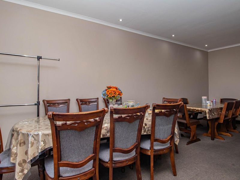 Spacious loft unit in a popular complex in the heart of Heiderand. - Photo 9