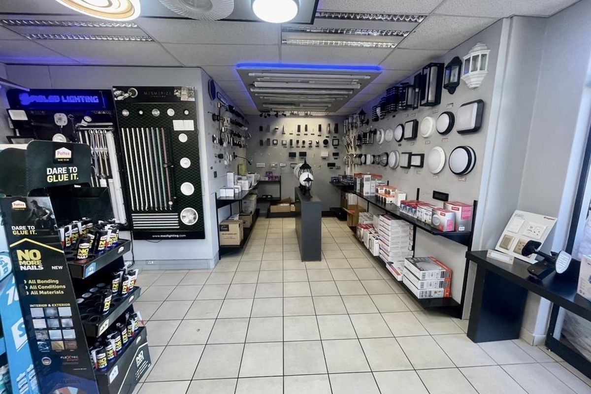 Hendra - Versatile Mixed-Use Commercial Unit in Prime Umhlanga New Town - Photo 3