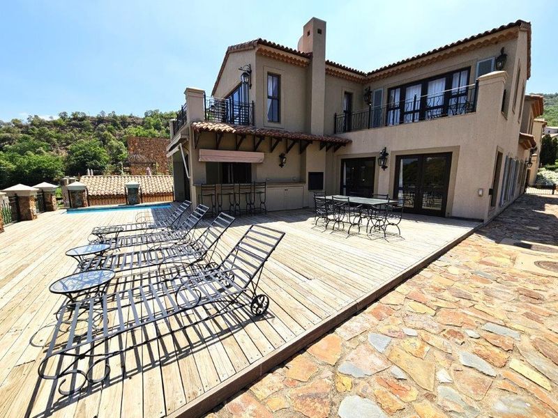 5 Bedroom Home in Estate D'Afrique - Photo 3