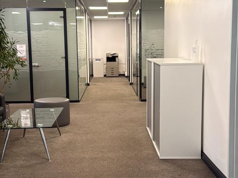 beautifully fitted out 950m2 office to let in the Towers - Photo 5