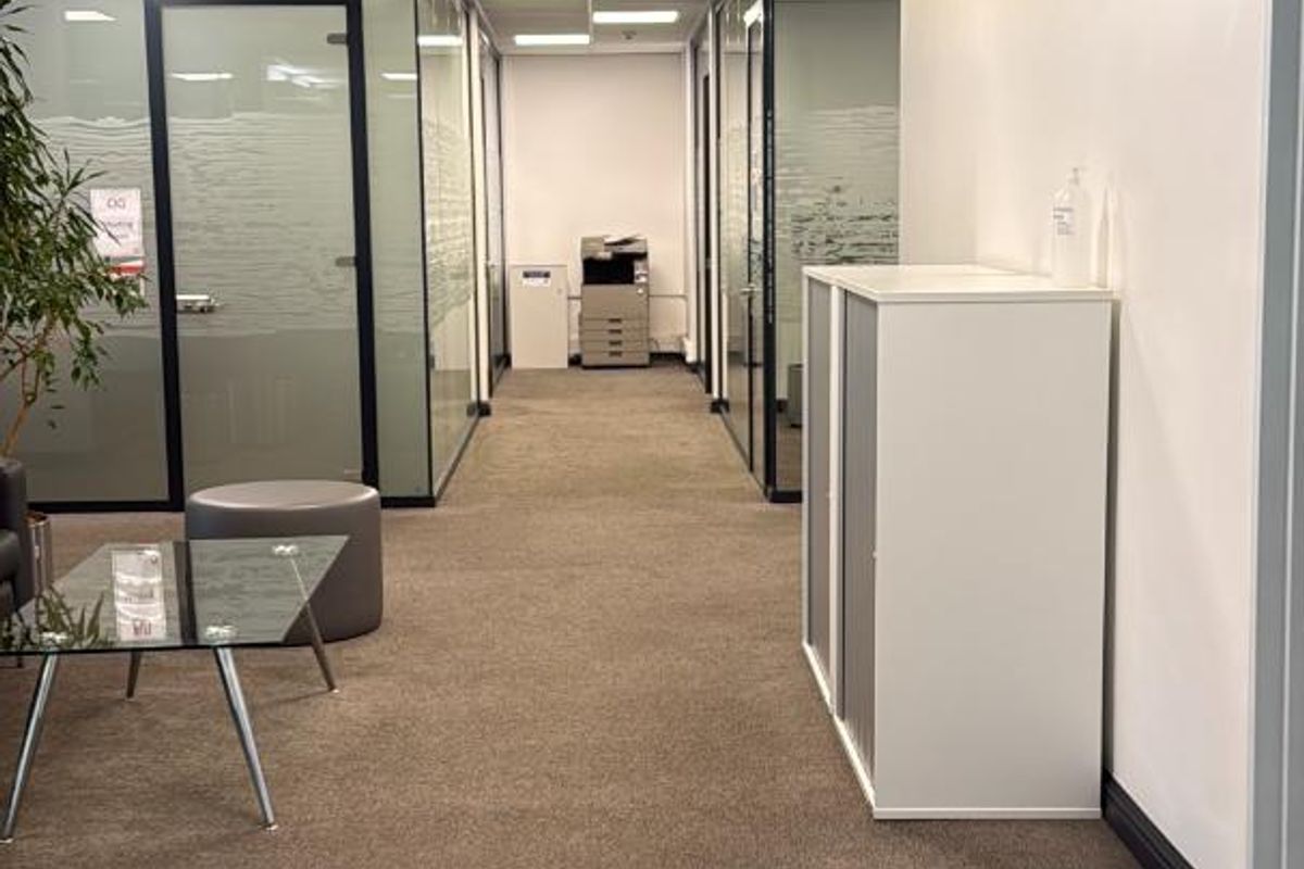 beautifully fitted out 950m2 office to let in the Towers - Photo 5