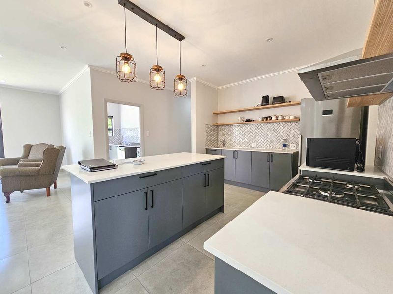 Upmarket family home with flatlet for sale in Stilbaai-Wes. - Photo 8