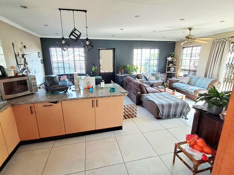 3 Bedroom House In Secure Estate For Sale - Photo 10