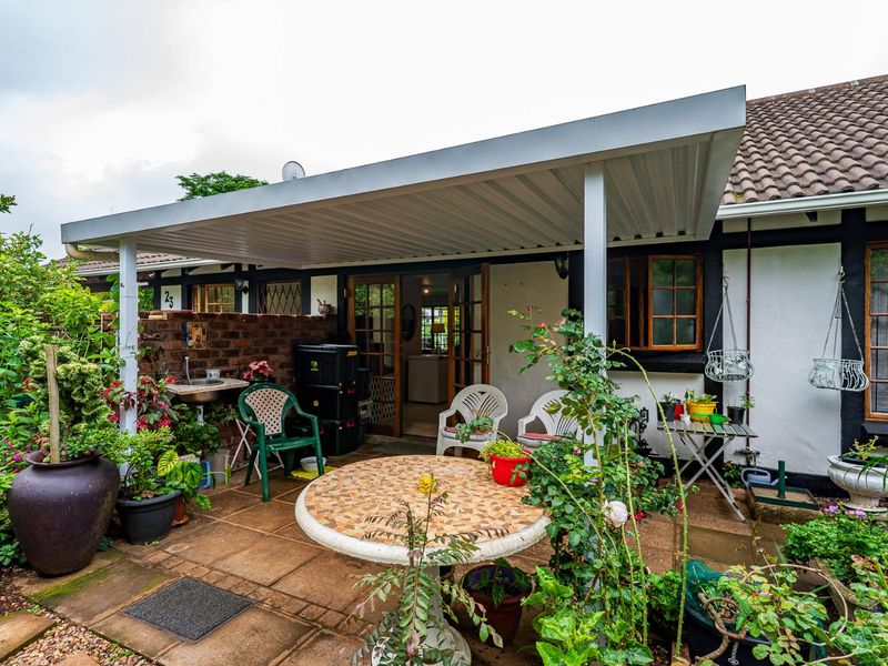 LOCK-UP-AND-GO GEM IN WATERFORD COUNTRY ESTATE! - Photo 5