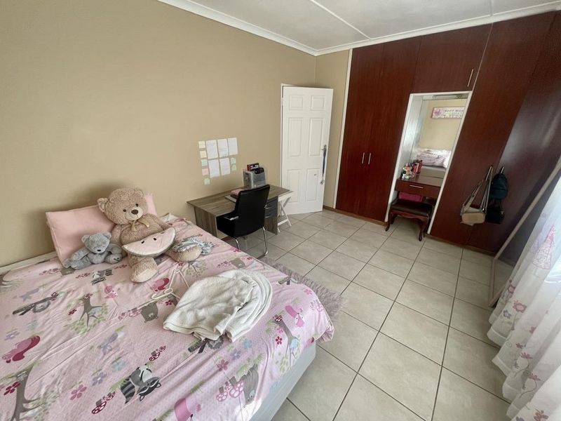Hendra - Cozy 4 Bedroom Duplex To Rent In La Lucia - Photo 8