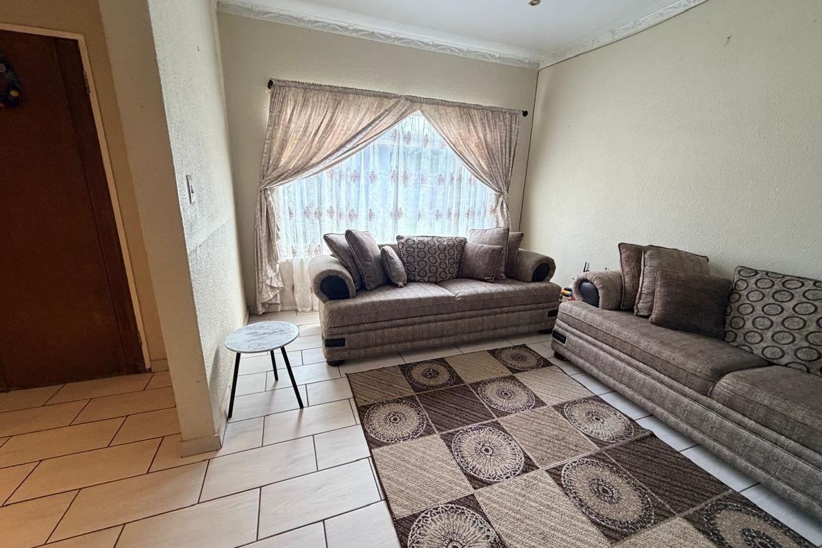 Your Perfect Home Awaits in Klerksdorp - Photo 3